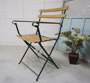 画像1: フランス　ヴィンテージ　フォールディングチェア　サイドチェア　アームチェア　ディスプレイ　ガーデン　折り畳み　椅子　アイアン　天然木　カントリー　(1)
