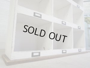 画像11: フレンチカントリー　古い木　ペインティング　収納　キャビネット　靴箱　シューズボックス　下駄箱　シェルフ　飾り棚　陳列棚　台　ディスプレイ　サイドボード　本棚　西洋　英国　ヴィンテージ