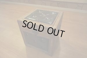 画像2: フェイクレザー　鋲打ち　ボタン留め　ヴィンテージ　収納　ケース　スツール　椅子　ＢＯＸ　道具箱　宝箱　道具入れ　小物入れ　キャビネット　椅子　イス　スツール　