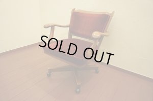 画像4: ヴィンテージ　karimoku カリモク　アームチェア　書斎椅子　デスクチェア　回転椅子　昇降　楢材　オーク材　キャスターチェア　イス　ワインレッド　モケット