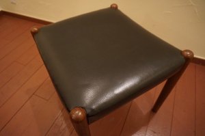 画像5: ヴィンテージ　チーク材　フェイクレザー　ブラック　スツール　チェア　腰掛け　椅子　イス　オットマン　北欧　ビンテージ