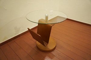 画像2: 北欧モダン　ガラストップ　サイドテーブル　飾り棚　本棚　雑誌　収納　マガジンラック付き　ディスプレイ　台　店舗什器　　　