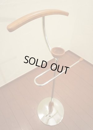 画像2: ポストモダン　ミッドセンチュリー　ヴィンテージ　スーツスタンド　ハンガーラック　コートハンガー　洋服掛け　バレットスタンド　チェリー材 × アイアン　ディスプレイ　店舗什器　スペースエイジ　北欧　ビンテージ