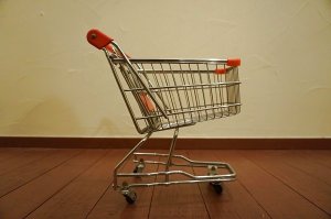 画像4: ヴィンテージ　ミニショッピングカート　買い物カート　高さ36cm　スーパーマーケット　小物入れ　キッズ　ままごと　子供遊具　収納ケース　おもちゃ　ぬいぐるみ　ごっこ遊び　デスク整理　プッシュカート　ハンドカート　トロリー　キャスター　インテリア　オブジェ　ディスプレイ　ビンテージ　店舗什器