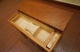 画像11: 民芸家具　工芸品　裁縫箱　小引き出し　隠れ収納　ミニチェスト　時代　小箱　針箱　道具箱　茶道具　古道具　古民具　整理箱　ソーイングボックス　小箪笥　欅材　ケヤキ　古民家　カフェ　ディスプレイ　店舗什器