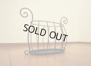 画像2: クラシック　鉄製　×　アイアン　マガジンラック　新聞　収納　雑誌入れ　小物入れ　ソファサイド　ディスプレイ