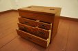 画像10: 民芸家具　工芸品　裁縫箱　小引き出し　隠れ収納　ミニチェスト　時代　小箱　針箱　道具箱　茶道具　古道具　古民具　整理箱　ソーイングボックス　小箪笥　欅材　ケヤキ　古民家　カフェ　ディスプレイ　店舗什器