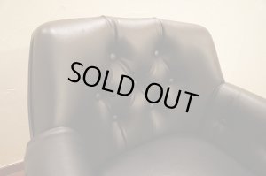 画像8: ボタン留め　ブラック　ロビーチェア　ラウンジ　応接　アームチェア　回転椅子　イス　ディスプレイ　店舗什器　スペースエイジ　レトロ　カフェ　喫茶