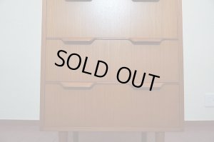 画像16: SWITCH スウィッチ　Oslo 4 Step　チーク材 × マホガニー材　4ドロワー　トール チェスト　収納棚　箪笥　サイドボード　引き出し　北欧　ミッドセンチュリー　カフェ　レトロ　ヴィンテージテイスト　廃番品