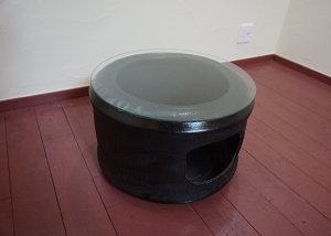 画像1: レーシングタイヤ　★ YOKOHAMA ★　ガラストップ　サイドテーブル　ラウンドテーブル　飾り棚　台　シェルフ　ディスプレイ　ガレージ　店舗什器