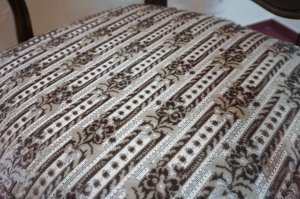 画像10: 西洋　クラシカル　英国　アンティーク調　アームチェア　ダイニングチェア　サロンチェア　洋館　猫脚　彫刻　椅子　イス　1脚出品　在庫2脚　(1)