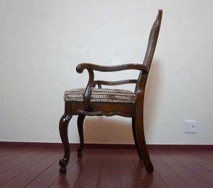画像4: 西洋　クラシカル　英国　アンティーク調　アームチェア　ダイニングチェア　サロンチェア　洋館　猫脚　彫刻　椅子　イス　1脚出品　在庫2脚　(1)