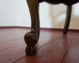 画像7: 西洋　クラシカル　英国　アンティーク調　アームチェア　ダイニングチェア　サロンチェア　洋館　椅子　イス　在庫2脚　(1)