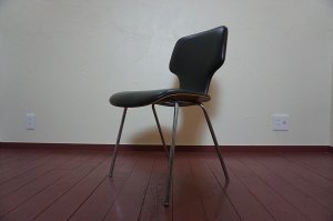 画像4: 希少　古き良き時代　ミッドセンチュリー　ヴィンテージ　剣持勇　天童木工　チェア　椅子　イス　チーク材　×　合皮　黒　ブラック　当時物　レトロ　カフェ　1脚出品　在庫3脚　(4)