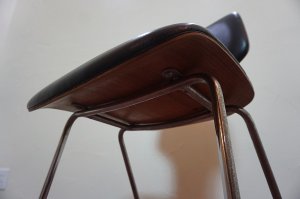 画像13: 希少　古き良き時代　ミッドセンチュリー　ヴィンテージ　剣持勇　天童木工　チェア　椅子　イス　チーク材　×　合皮　黒　ブラック　当時物　レトロ　カフェ　1脚出品　在庫3脚　(4)