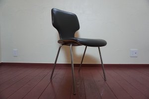 画像2: 希少　古き良き時代　ミッドセンチュリー　ヴィンテージ　剣持勇　天童木工　チェア　椅子　イス　チーク材　×　合皮　黒　ブラック　当時物　レトロ　カフェ　1脚出品　在庫3脚　(4)