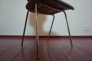 画像11: 希少　古き良き時代　ミッドセンチュリー　ヴィンテージ　剣持勇　天童木工　チェア　椅子　イス　チーク材　×　合皮　黒　ブラック　当時物　レトロ　カフェ　1脚出品　在庫3脚　(4)