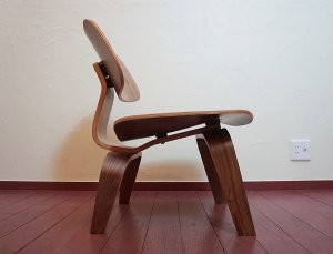 画像3: 【展示美品】　Eams イームズ 初期作品　ミッドセンチュリー　LCW　イージーチェア　ラウンジチェア　ウォールナット材　椅子　イス　北欧モダン　在庫4脚　(4)