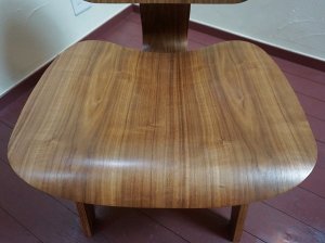 画像5: 【展示美品】　Eams イームズ 初期作品　ミッドセンチュリー　LCW　イージーチェア　ラウンジチェア　ウォールナット材　椅子　イス　北欧モダン　在庫4脚　(1)