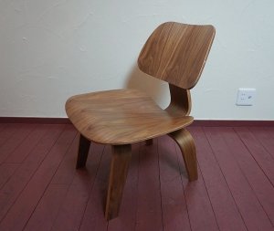 画像6: 【展示美品】　Eams イームズ 初期作品　ミッドセンチュリー　LCW　イージーチェア　ラウンジチェア　ウォールナット材　椅子　イス　北欧モダン　在庫4脚　(3)