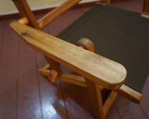 画像11: 北欧モダン　カントリー　フォールディングチェア　折り畳み椅子　ローチェア　アームチェア　アウトドア　ガーデンチェア　デッキチェア　ブラウン色　在庫2脚　(2)