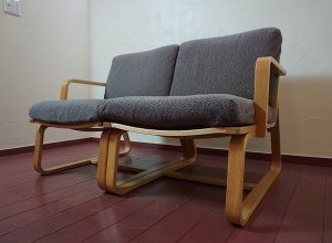 画像3: MUJI 無印良品　オーク材　リビングでもダイニングでもつかえるソファ　二人掛け　２人掛け　アームチェア　アームソファ　セパレートタイプ　カバーリング　北欧モダン　