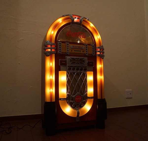 JUKE BOX ジュークボックス　ヴィンテージ　ノルタルジック　CD カセット ラジオ　照明　ライト　ネオン　Coca-Cola コカ・コーラ　H100cm　店舗什器　古き良き時代　アメリカンミッドセンチュリー　ディスプレイ　インテリア　オブジェ　レトロ　喫茶　カフェ