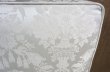 画像13: 洋館　アンティーク　ソファ　オットマン　刺繍　フット　スツール　腰掛け　チェア　椅子　アイボリー色　西洋　クラシカル (13)
