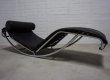 画像10: ル・コルビジェ　LC4　シェーズロング　１P　ソファ黒　イタリア製　本革　寝椅子　ロッキングチェア　安楽椅子　 (10)