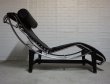 画像5: ル・コルビジェ　LC4　シェーズロング　１P　ソファ黒　イタリア製　本革　寝椅子　ロッキングチェア　安楽椅子　 (5)