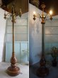 画像17: 西洋　クラシカル　古い木　アンティーク　フロアライト　3灯　スタンドライト　ランプ　照明　英国　洋館　カフェ (17)
