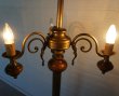 画像10: 西洋　クラシカル　古い木　アンティーク　フロアライト　3灯　スタンドライト　ランプ　照明　英国　洋館　カフェ (10)