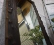画像5: 古い木　アンティーク　壁掛けミラー　ウォールミラー　鏡　ディスプレイ　西洋　クラシカル　英国　フランス　洋館　古民家　レトロ　カフェ　ヴィンテージ (5)