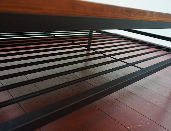 画像9: インダストリアル　天然木　木製　×　鉄脚　アイアン　ヴィンテージ調　ローテーブル　センターテーブル　シェルフ　ディスプレイ　棚　台　西海岸style (9)