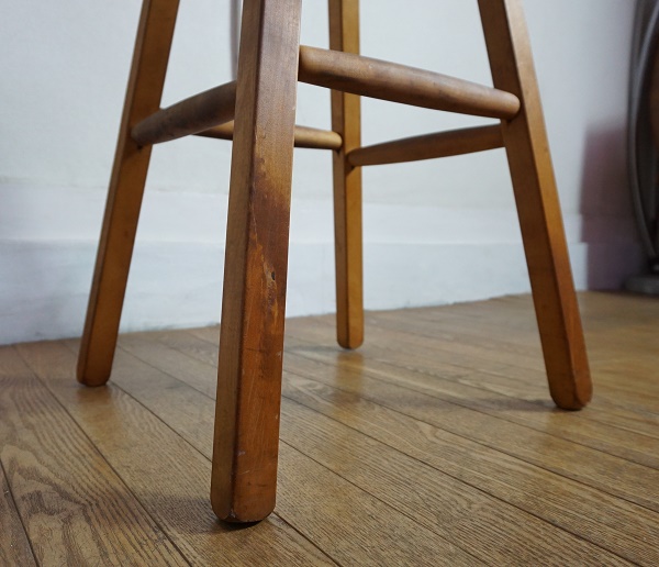 古い味のある木 素朴な佇まい ヴィンテージ 無垢材 丸椅子 チェア ハイ 