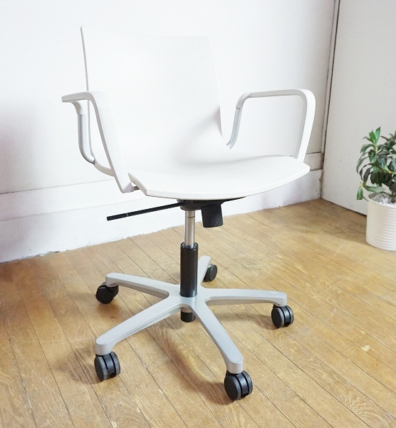 完成品でのお届けとなります【展示品】MOBLES114　Gimlet chair　回転椅子　グレー