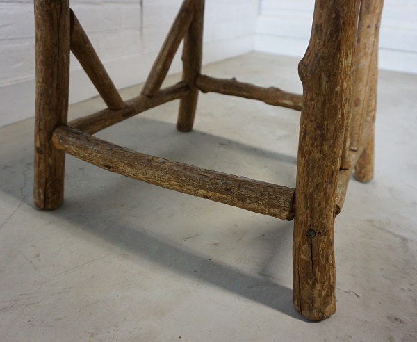 古い木 アンティーク 飾り台 スツール 椅子 イス チェア 棚 台 
